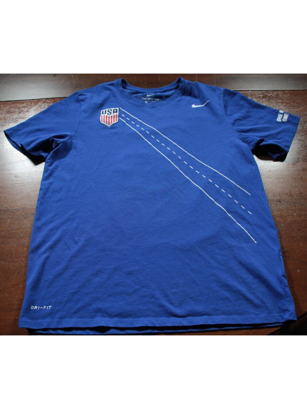 USA The Nike Tee T-Shirt L US Soccer U-17 Men's National Team